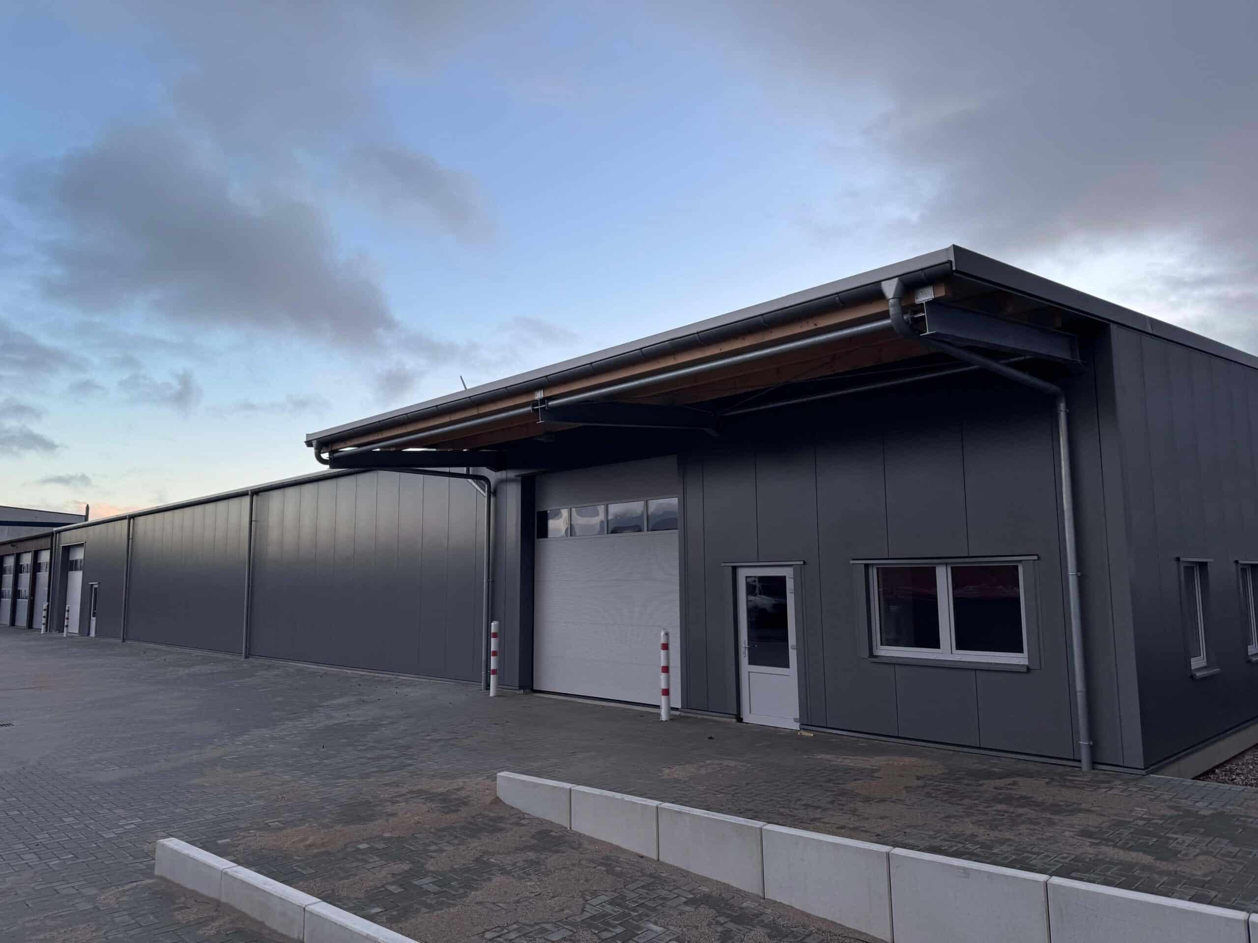 Husum01 WBC GmbH - Jasper Clausen - Projekt Husum Gewerbehalle Eingangsbereich